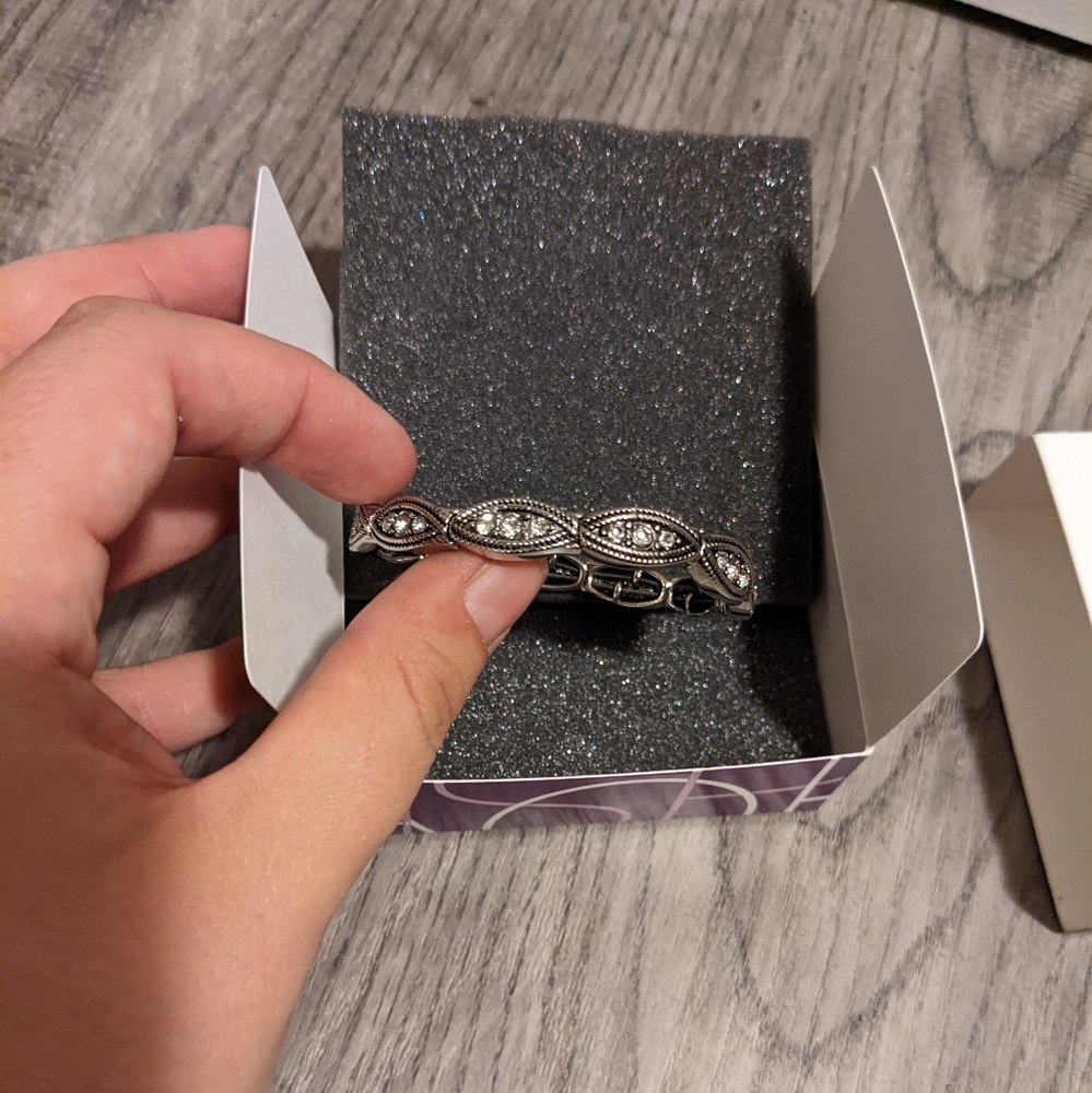Lia Sophia stretch bracelet
